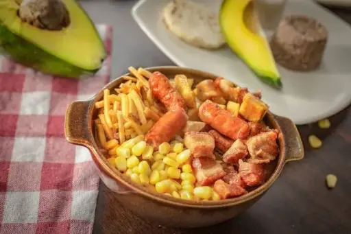 [0023] CAZUELA DE FRIJOLES